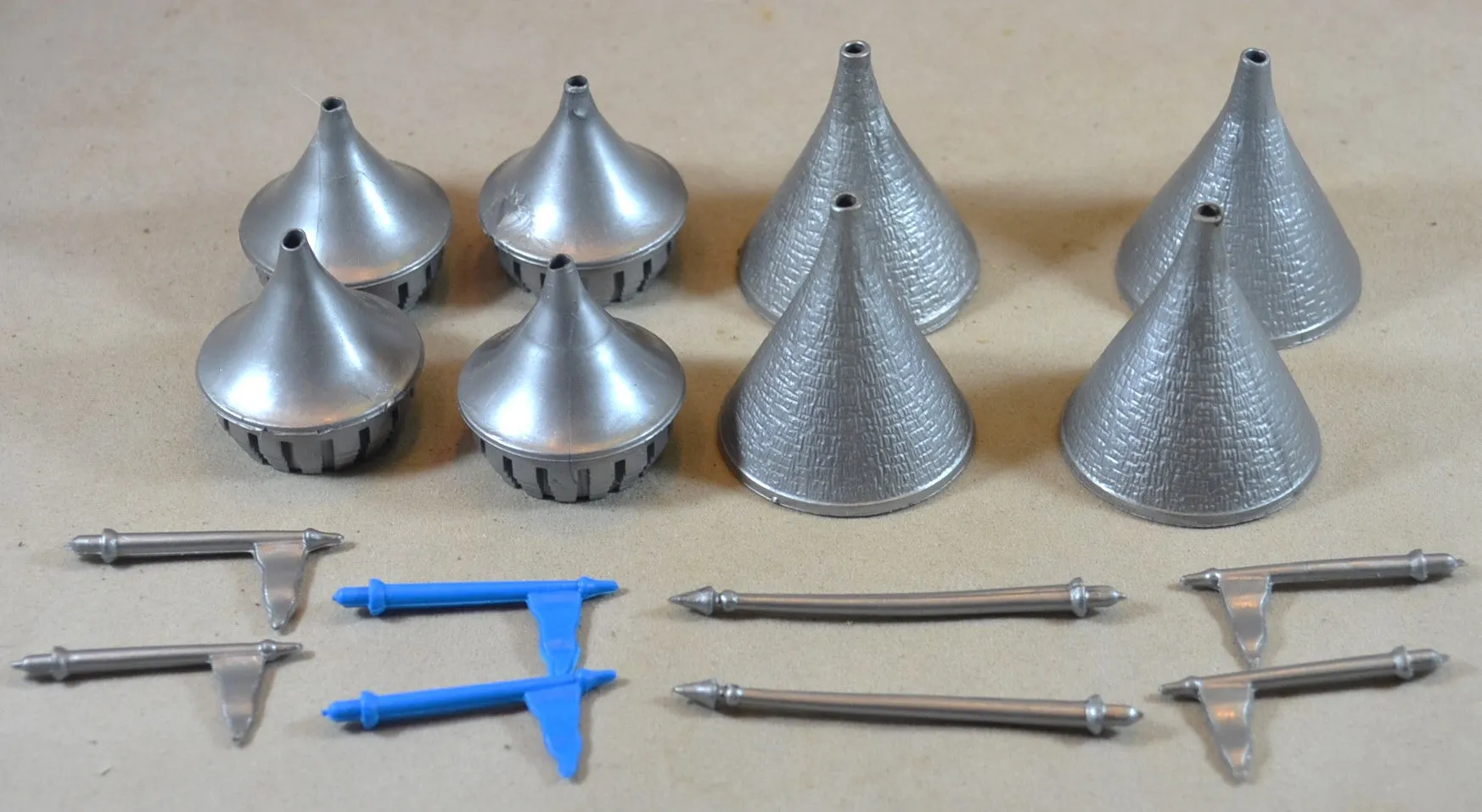 Marx Medieval Castle Turret Tops with Flags