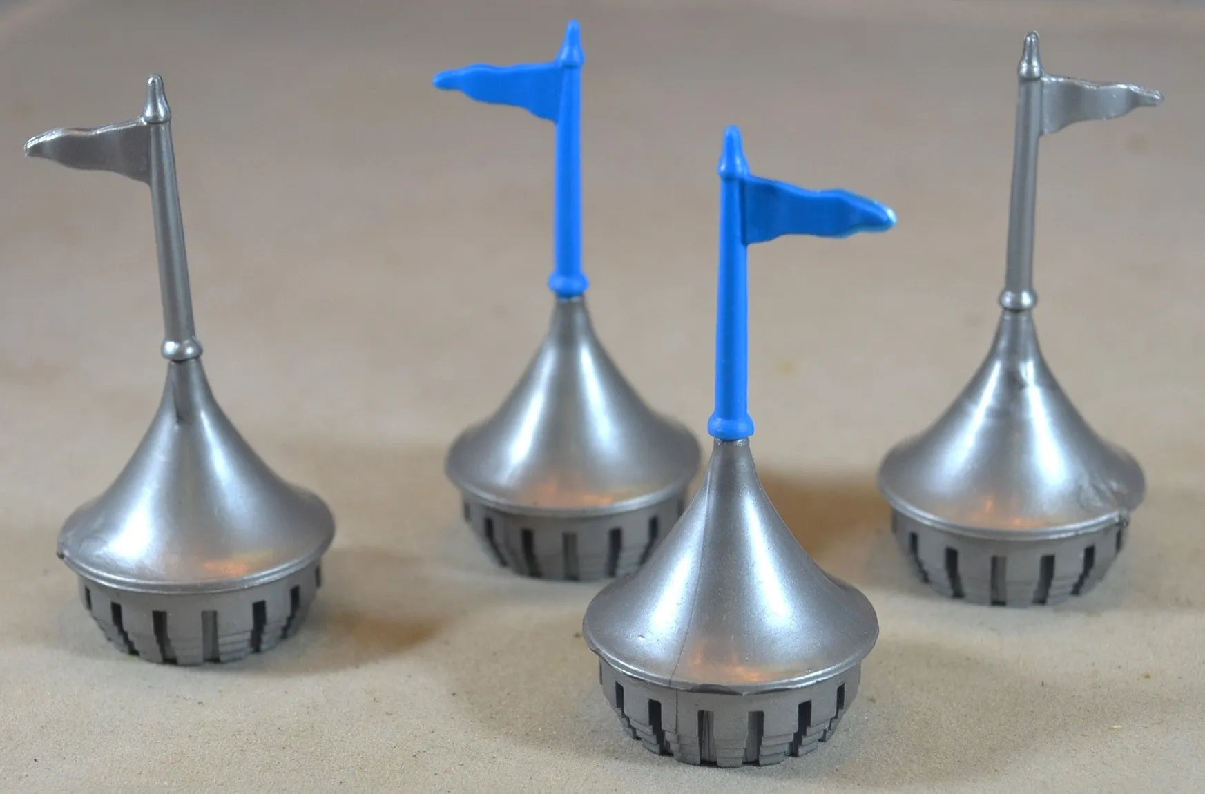 Marx Medieval Castle Turret Tops with Flags